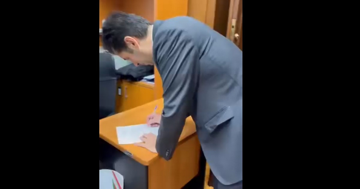 Кирил Петков е внесъл в деловодството на 51-вото Народно събрание