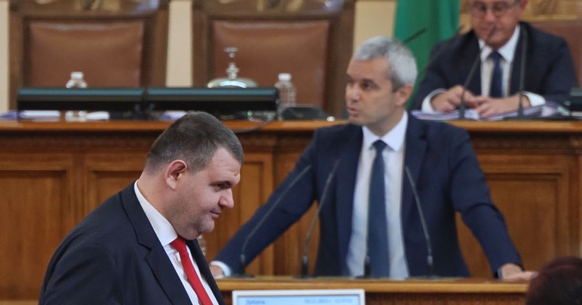 Изборът между Възраждане и Пеевски е като да лекуваш чума