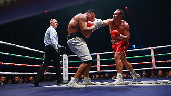 Кубрат Пулев спечели регулярната световна титла в тежка категория на