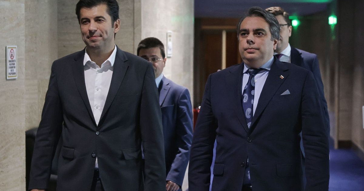 От Продължаваме промяната“ (ПП) са скептични, че Демократична България“ (ДБ)