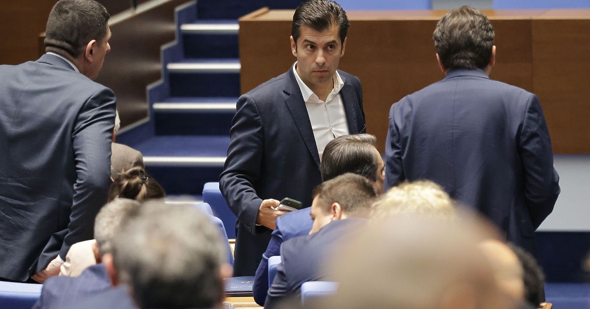 Налице е конфликт в Продължаваме промяната – Демократична България“ (ПП-ДБ)