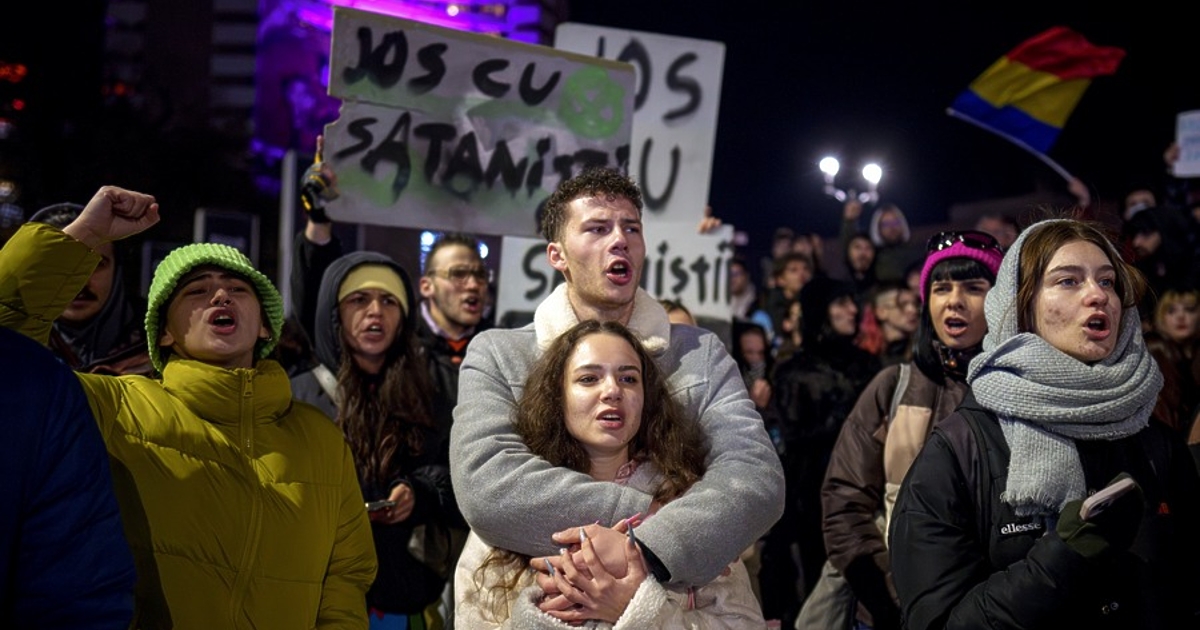 Стотици румънци протестираха снощи в Букурещ и още в няколко