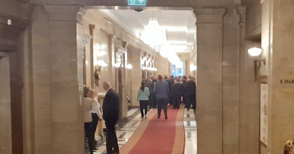 За пореден път депутати от Възраждане влязоха в сблъсък с