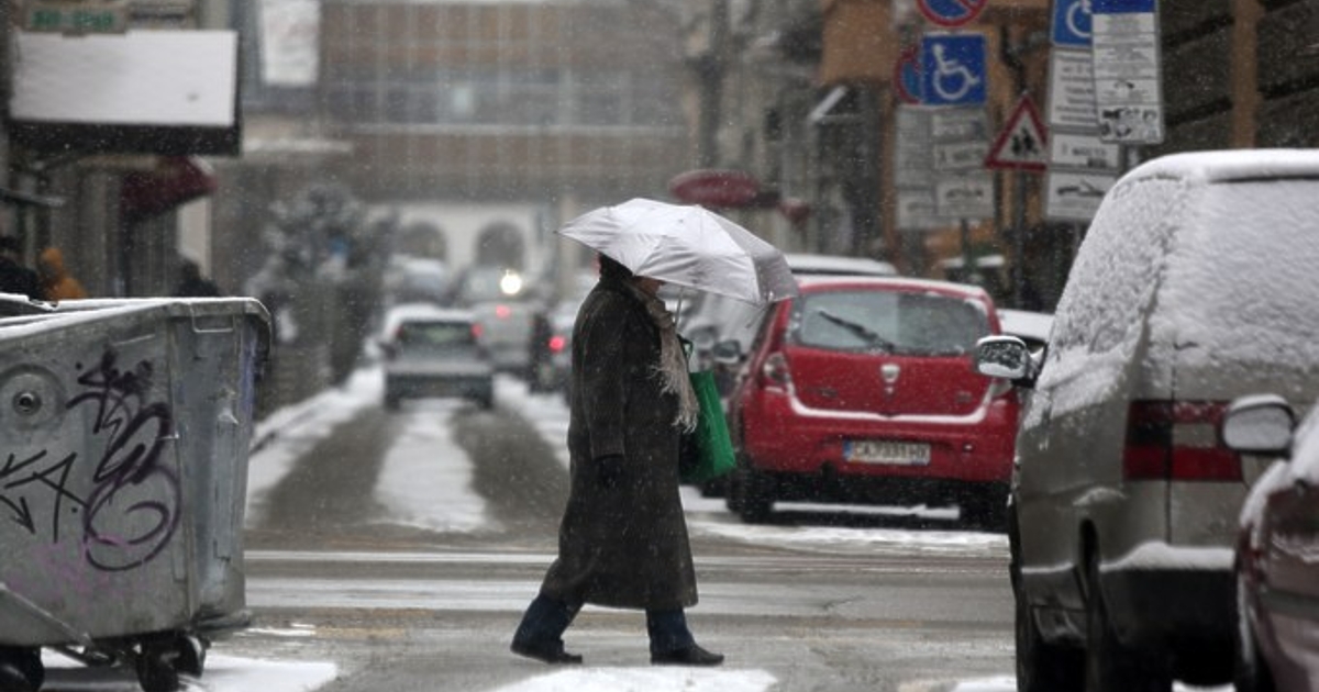 Във вторник от север облачността ще се разкъсва и намалява,