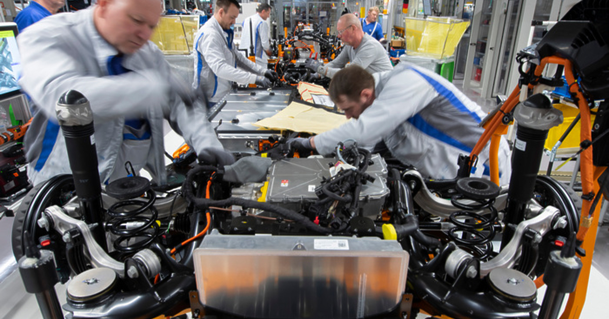 Германските производители на автомобили са изправени пред трудна година. Предизвикателствата,