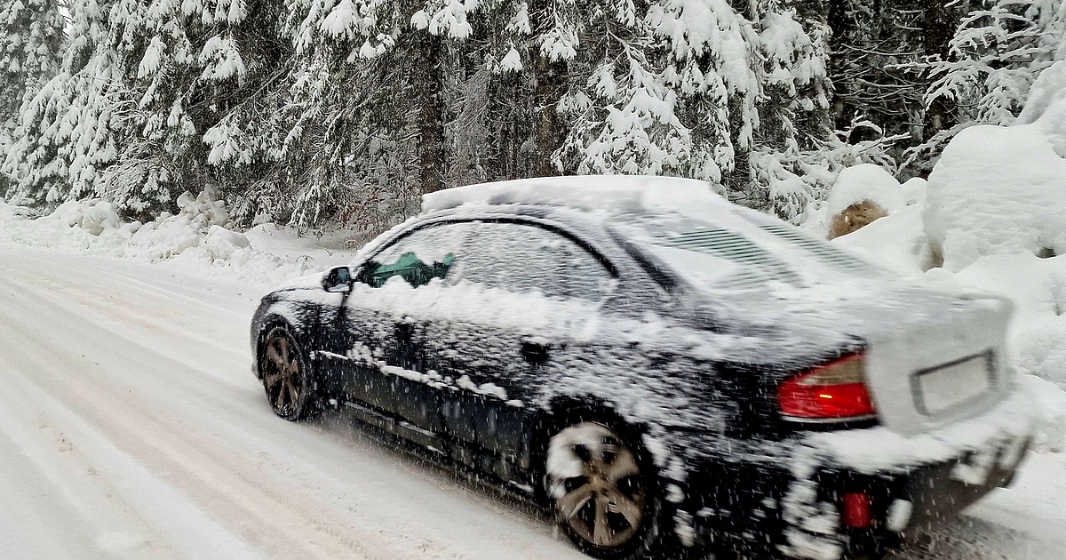 Общо 129 610 пътни превозни средства, от които 108 586