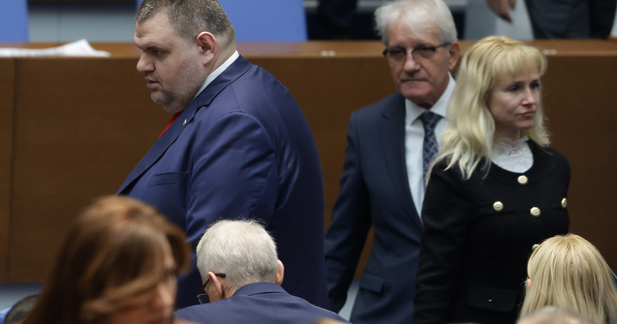 Докато политиците се месят и само когато има авария, само