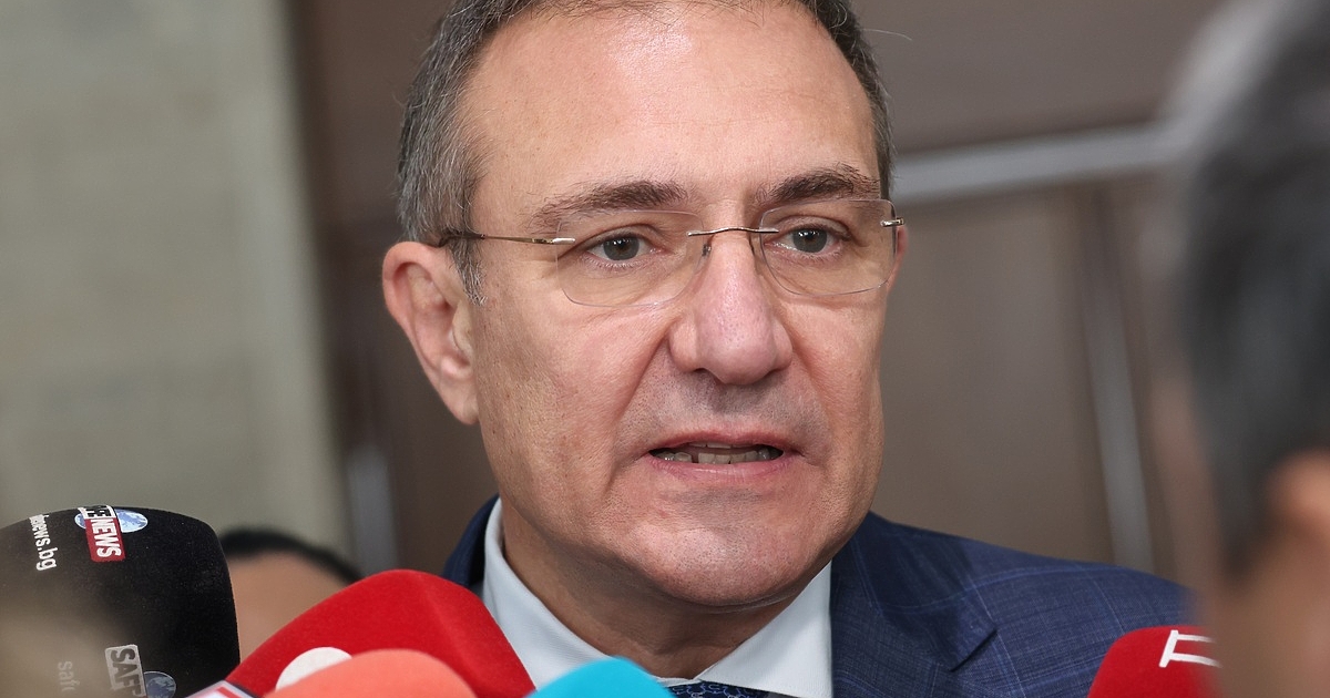 Към момента не се говори за коалиция, а за кабинет