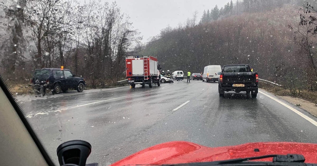 Тежка катастрофа затвори Хаинбоаз (Прохода на Републиката). По информация от