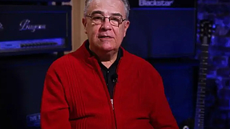 Починал е един от най известните коментатори на футбол у нас