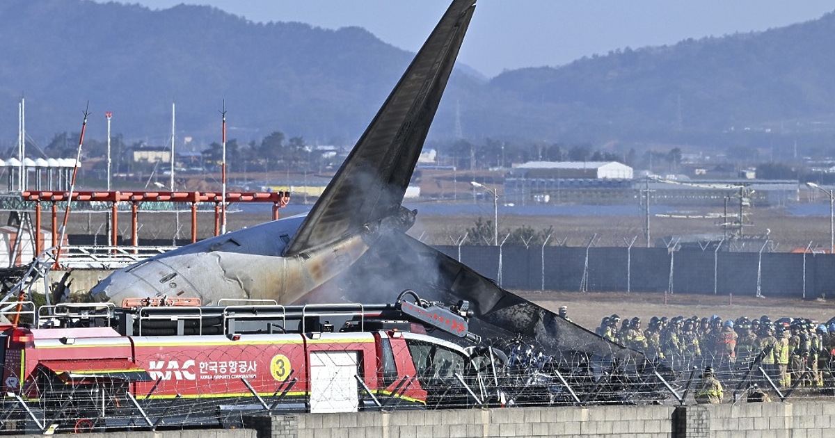 Самолет падна в Южна Корея. От 181 души на борда
