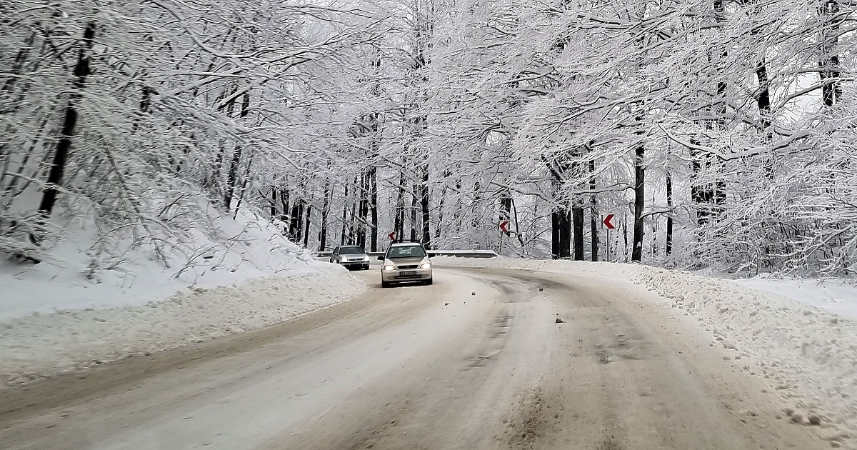 18-годишно момиче е загинало, ранени са други двама души -