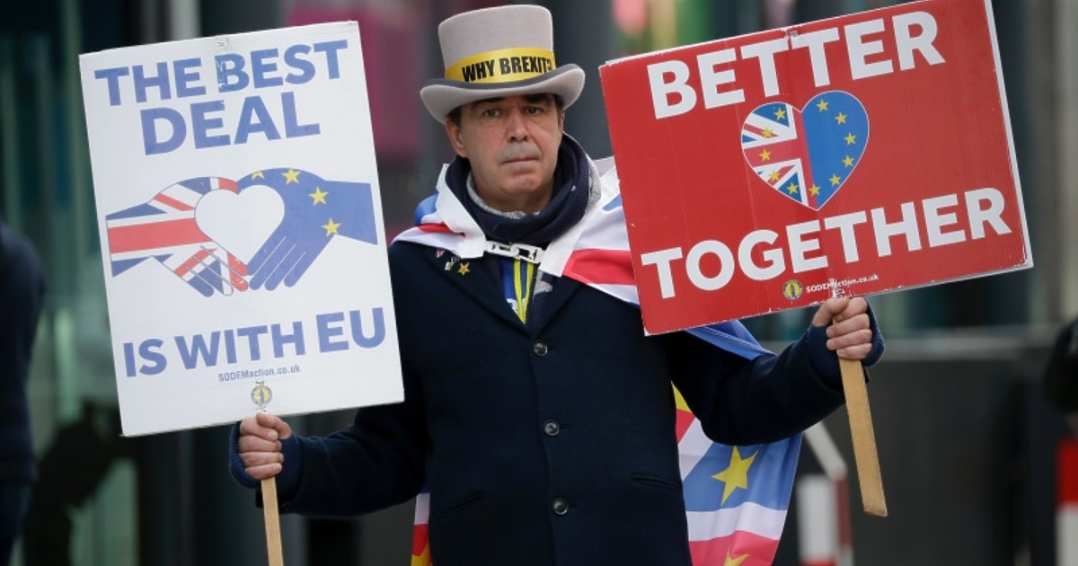 Дейв Брент от 15 години продава бургери в малкото английско