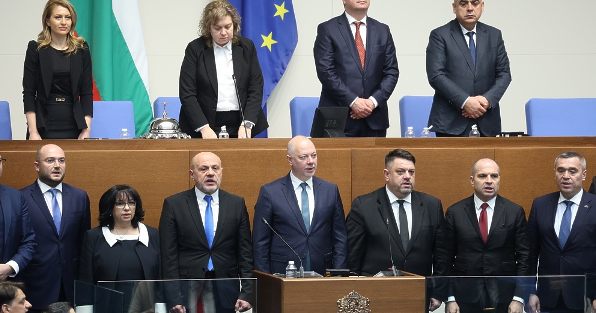 Партии, които доскоро се кълняха, че никога няма да сформират