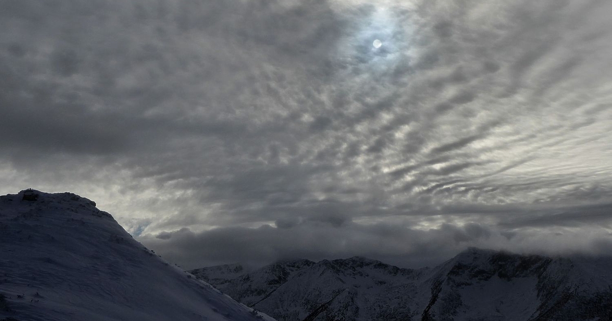 Президентът Румен Радев издаде указ, с който на връх в