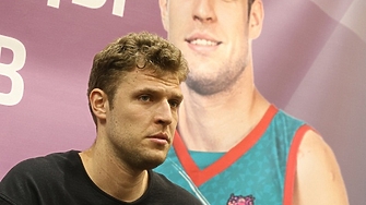 Българският баскетболист на Олимпиакос Александър Везенков бе определен за Най полезен