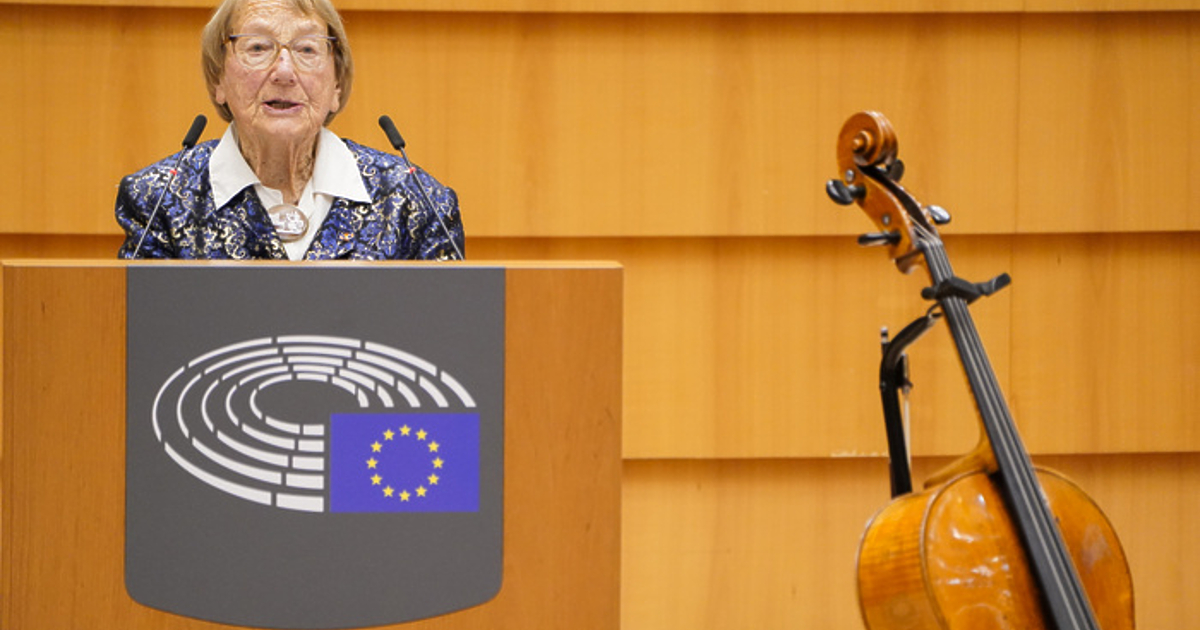 С виолончело, спасено от попадане при нацистите през 1944 г.