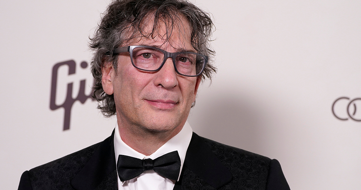 Жена от Нова Зеландия заведе три съдебни иска срещу британския автор