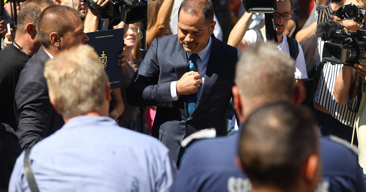 Новият министър на вътрешните работи Даниел Митов е изправен пред