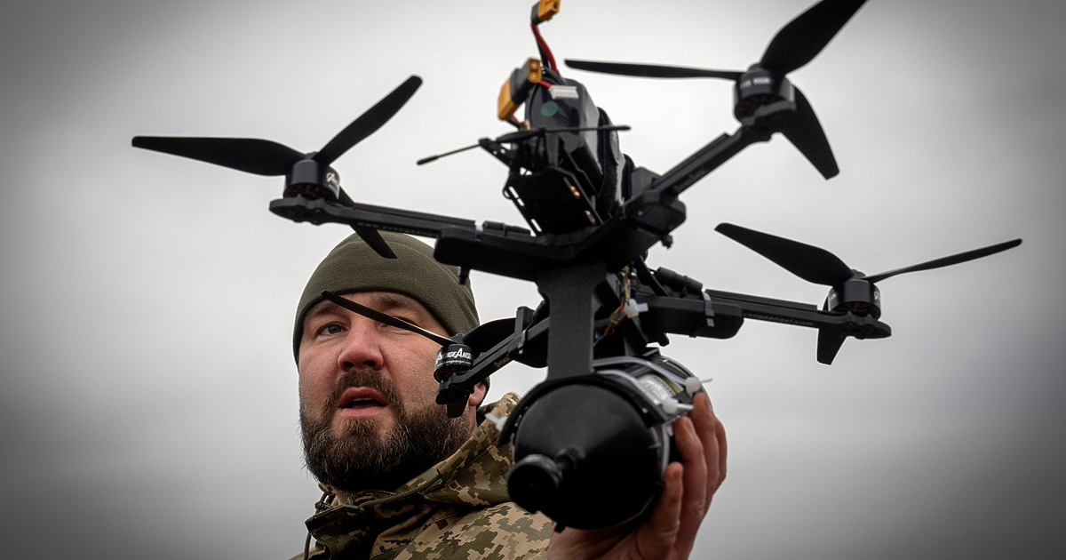 Украинска атака с дронове причини пожар в руската Тя доведе