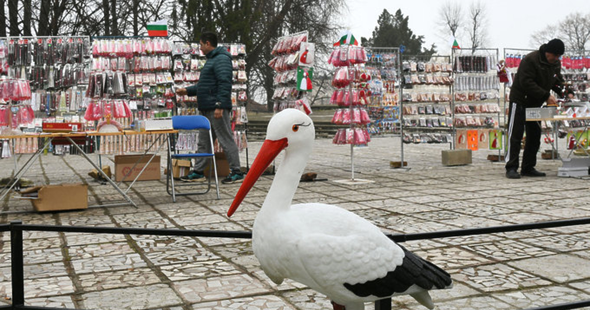 Българите почитат днес обичая Баба Марта, който е с хилядолетна