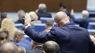 Американският президент Доналд Тръмп продължи с нападките към украинския лидер