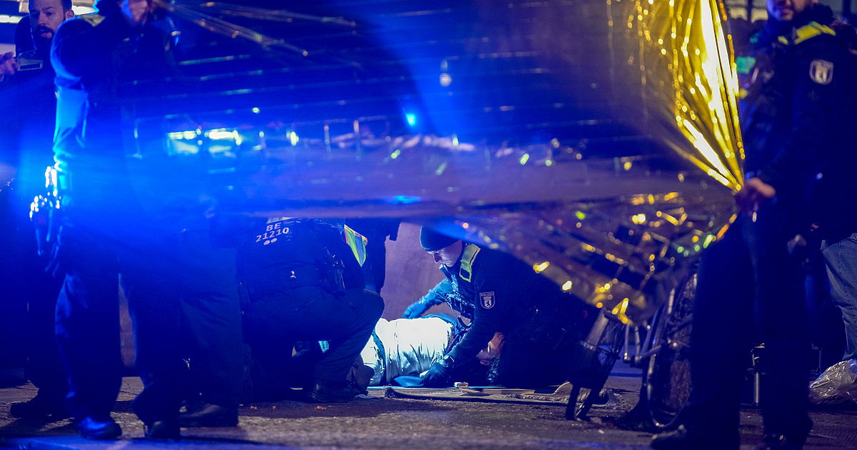 В петък вечерта мъж нападна с нож туристи на Мемориала