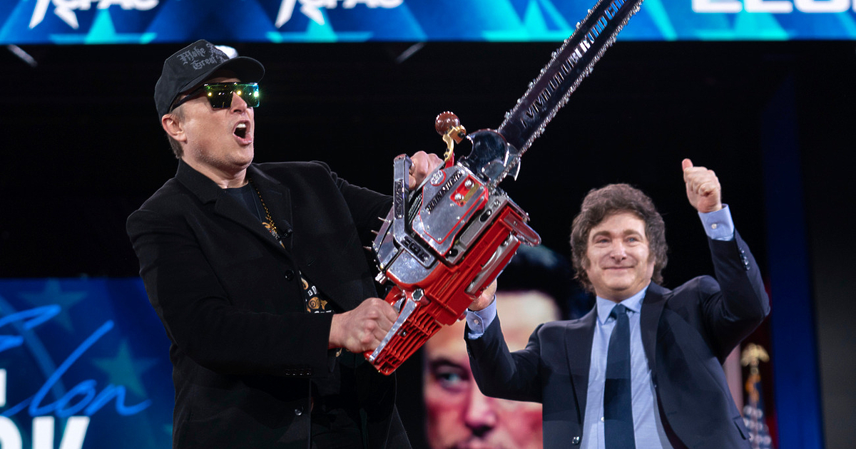 Мултимилиардерът Илон Мъск излезе с електрически трион на сцената на