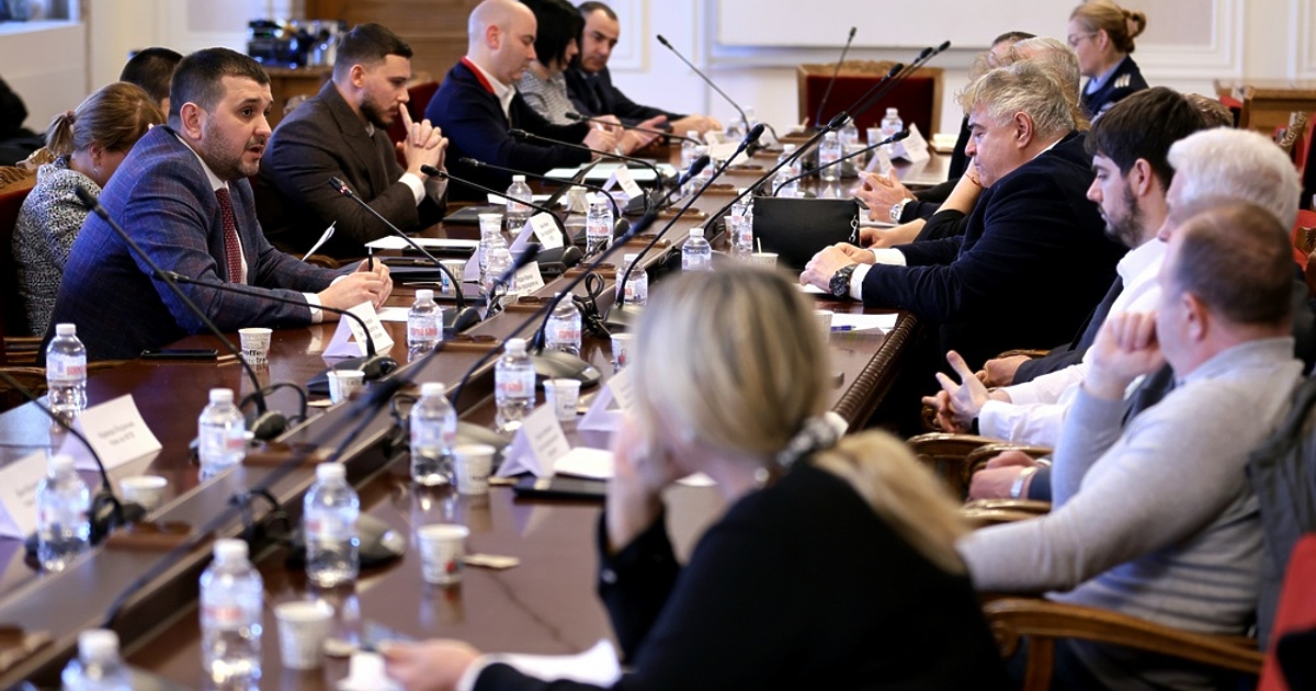 Да бъде ли премахната нотариалната заверка на подписите при прехвърляне