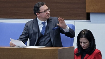 Доста лаконичен отговор даде вътрешният министър Даниел Митов по време