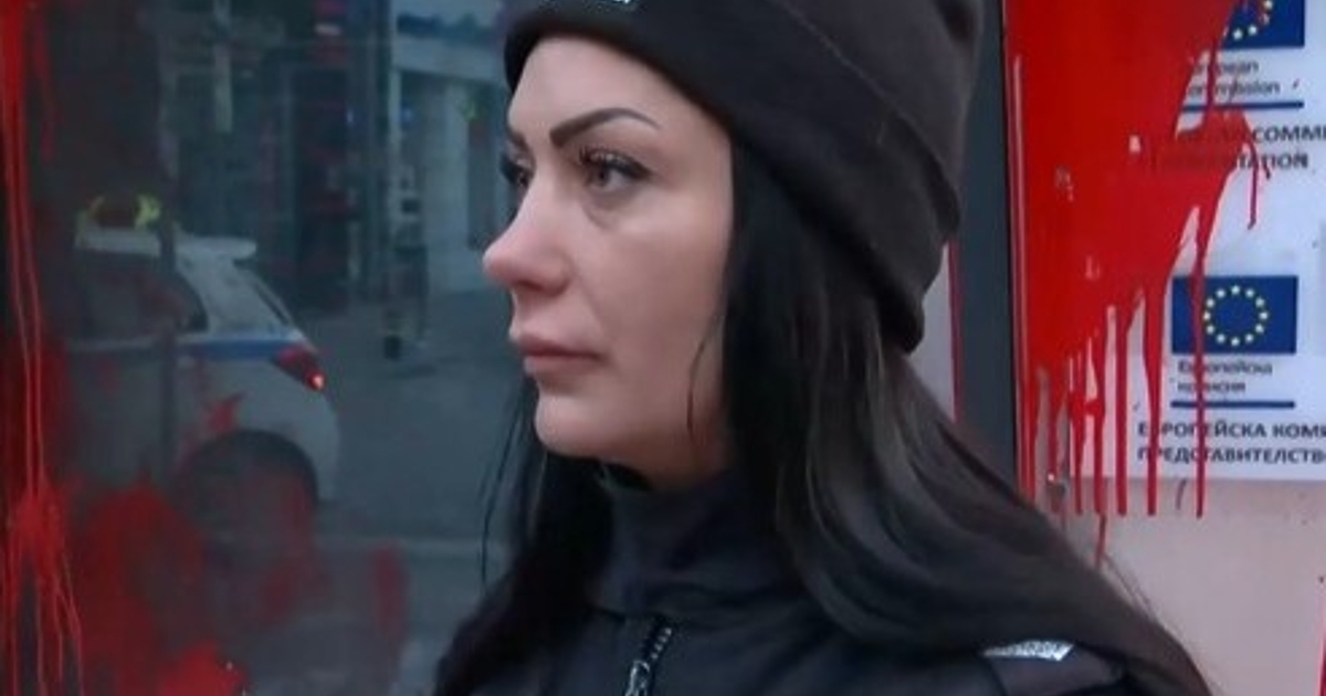 Паднах, беше ме страх да не ме стъпче тълпата. Това