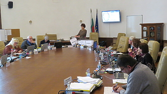 Централната избирателна комисия ЦИК на късно заседание тази вечер преразпредели