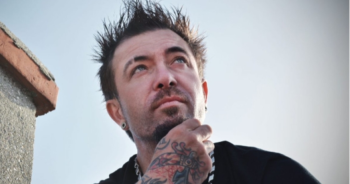 Музикантът от Поморие Янко Бреков е получил инсулт и е