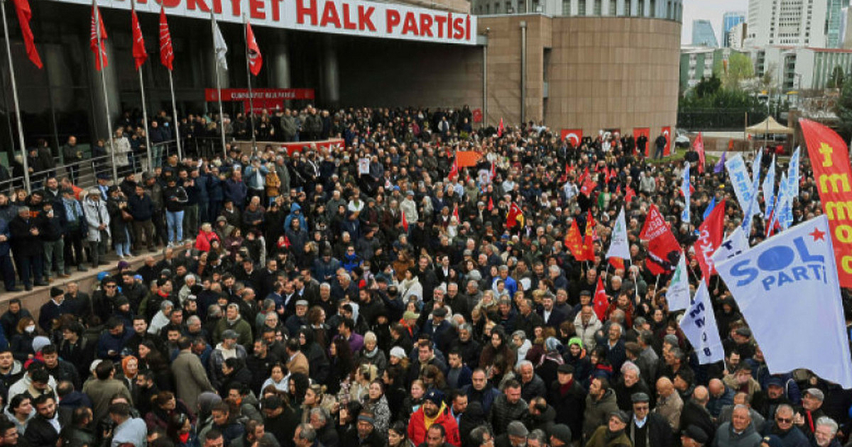 Сблъсъци със силите на реда при протестите срещу ареста на