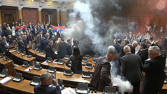 Три депутатки пострадаха след като се стигна до сблъсъци а