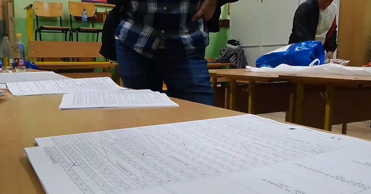 Изчезналите чували с бюлетини от седем секции с предполагаеми 780 гласа