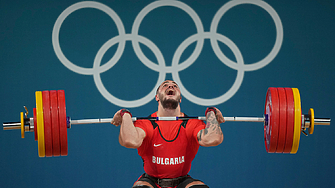 Световният рекордьор в категория до 89 килограма при мъжете Карлос