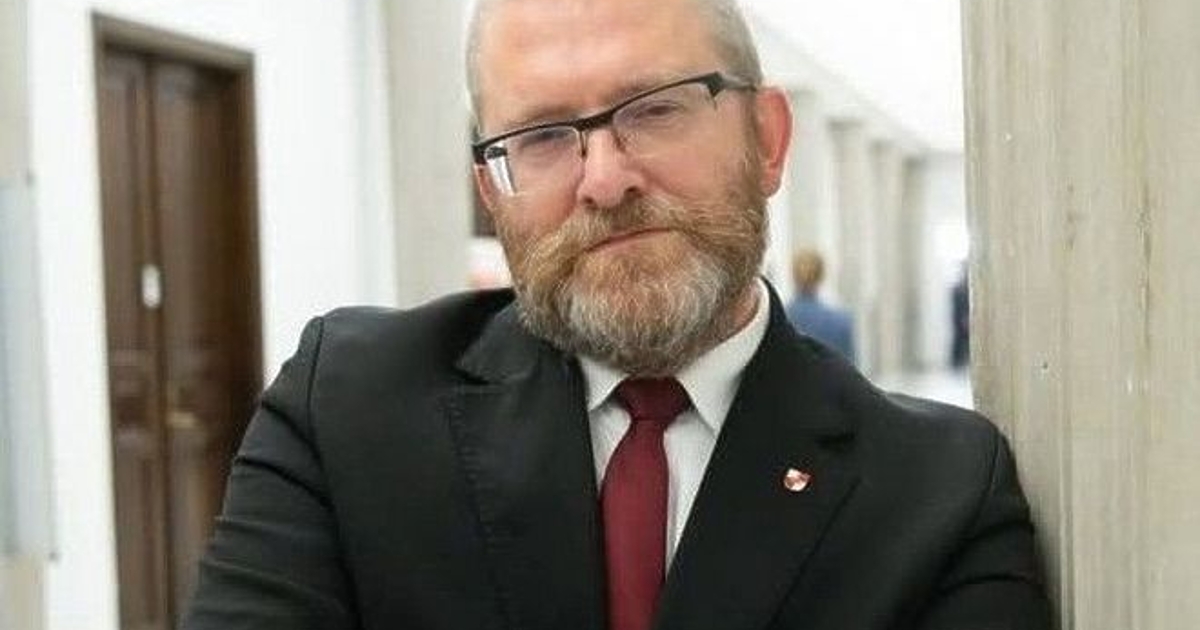Крайно десният полски евродепутат Гжегож Браун е лишен от дневни
