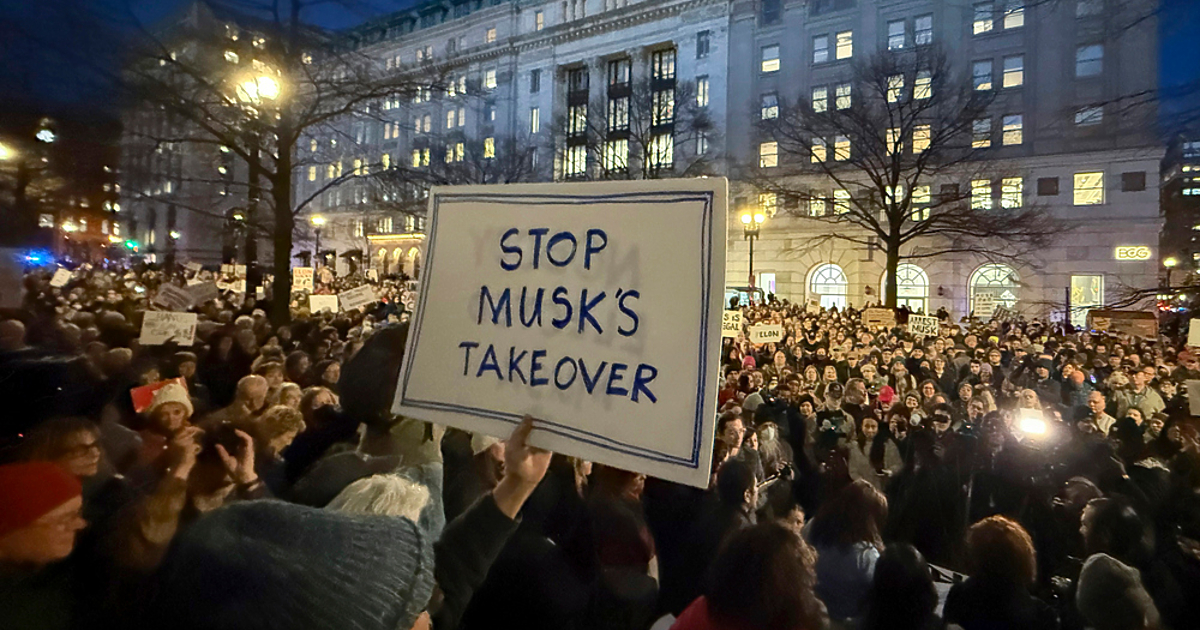 Милиардерът Илон Мъск, който е и високопоставен съветник на президента