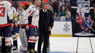 Александър Овечкин счупи рекорда на легендата Уейн Грецки за най много