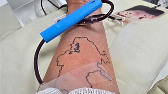 Анна Гин е журналистка и писателка живее в украинския град Харкив