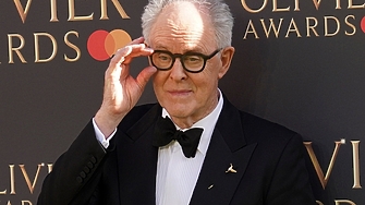 Гигант Странният случай с Бенджамин Бътън и Цигулар на покрива