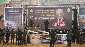 Израелският премиер Бенямин Нетаняху днес обеща да засили натиска върху