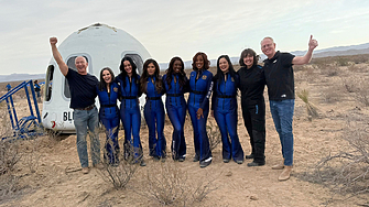 На 14 април 2025 г Лорън Санчес годеница на основателя