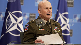 Администрацията на президента  Доналд Тръмп обмисля възможността американски военен вече