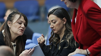 Депутатка е поискала да кърми бебето си в пленарната зала