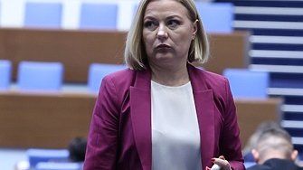 В момента проруски партии хабят пленарно време в един вот