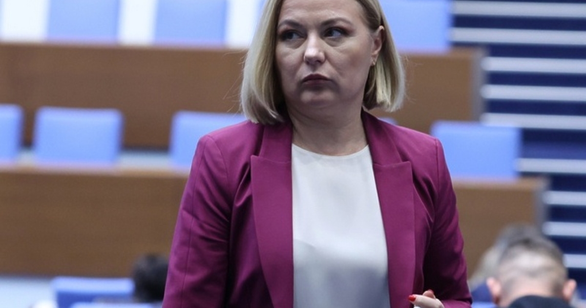 В момента проруски партии хабят пленарно време в един вот