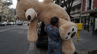 В плюшените играчки се съдържат средно два пъти повече микроби