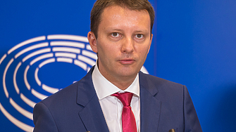 Евродепутати сериозно разкритикуваха Европейската комисия в първия си доклад за